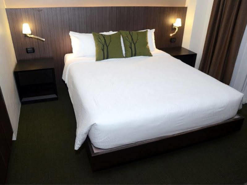Stradella Hotel Pasig City Экстерьер фото