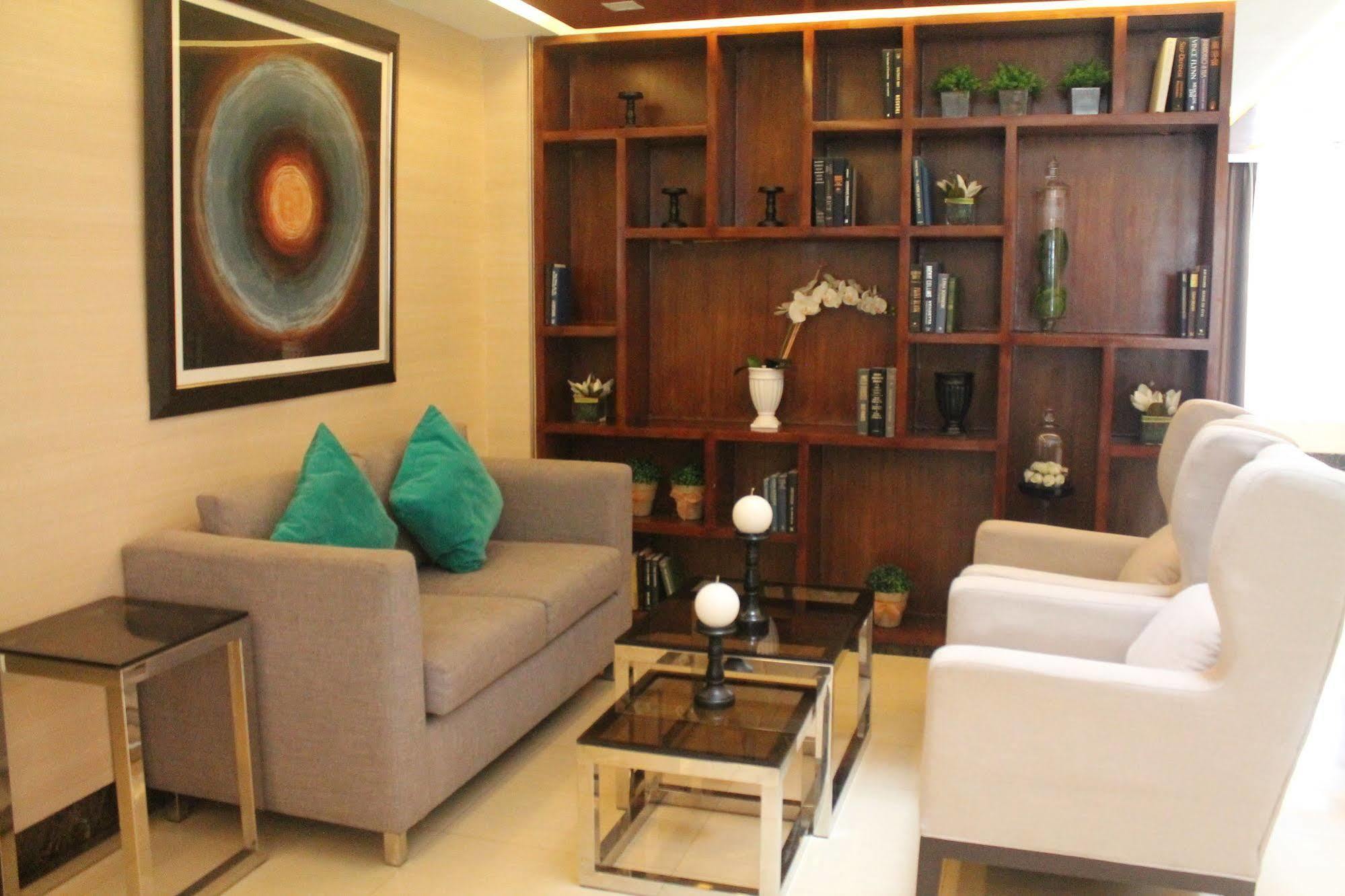 Stradella Hotel Pasig City Экстерьер фото