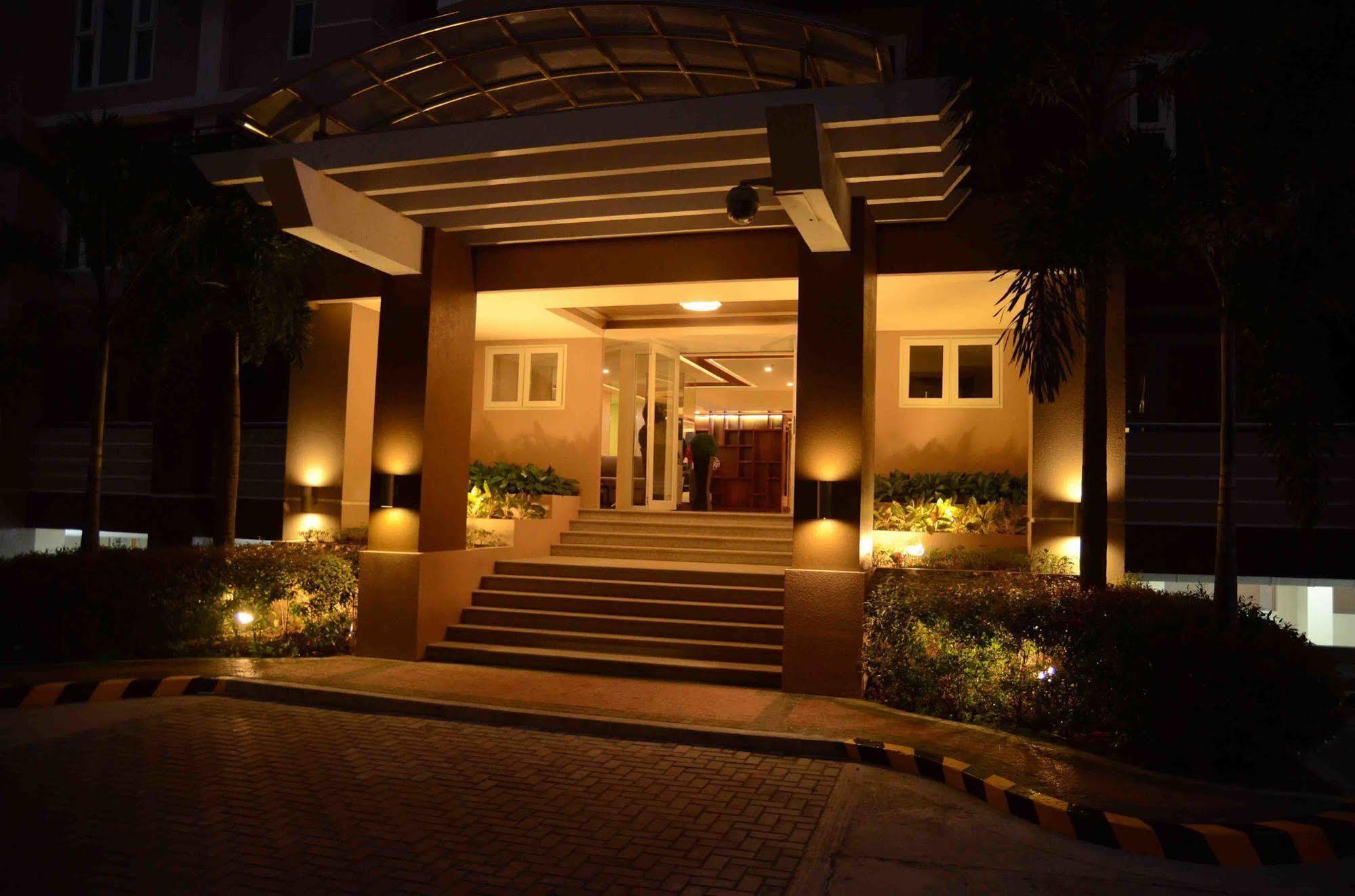 Stradella Hotel Pasig City Экстерьер фото